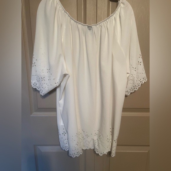 Bobeau White Eyelet Blouse - Picture 2 of 3